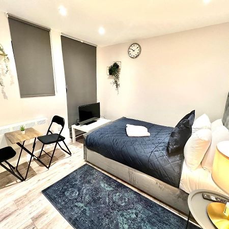 Golden Residences - Oakway Feltham 外观 照片