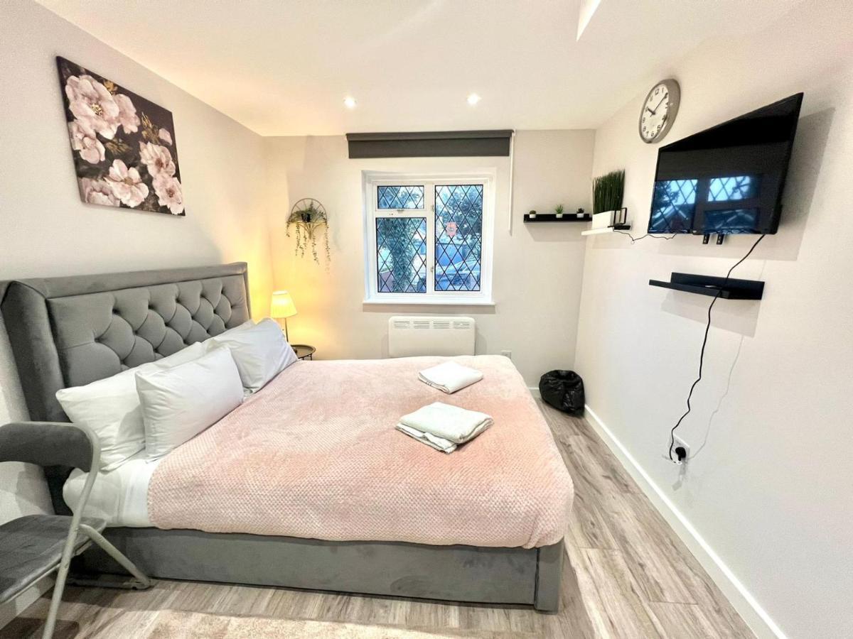 Golden Residences - Oakway Feltham 外观 照片