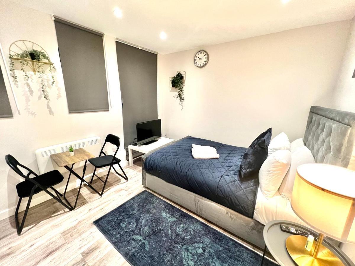 Golden Residences - Oakway Feltham 外观 照片