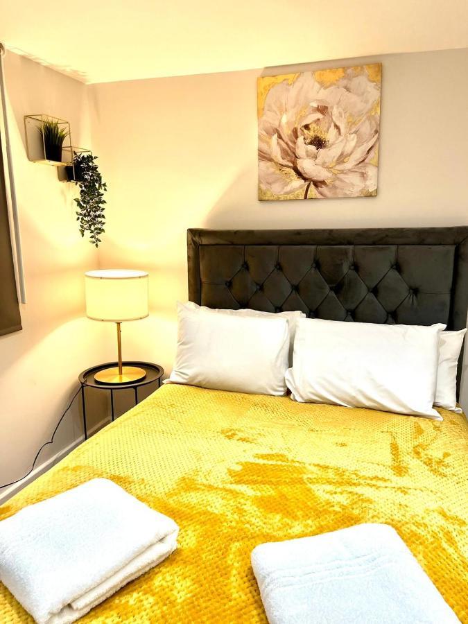Golden Residences - Oakway Feltham 外观 照片