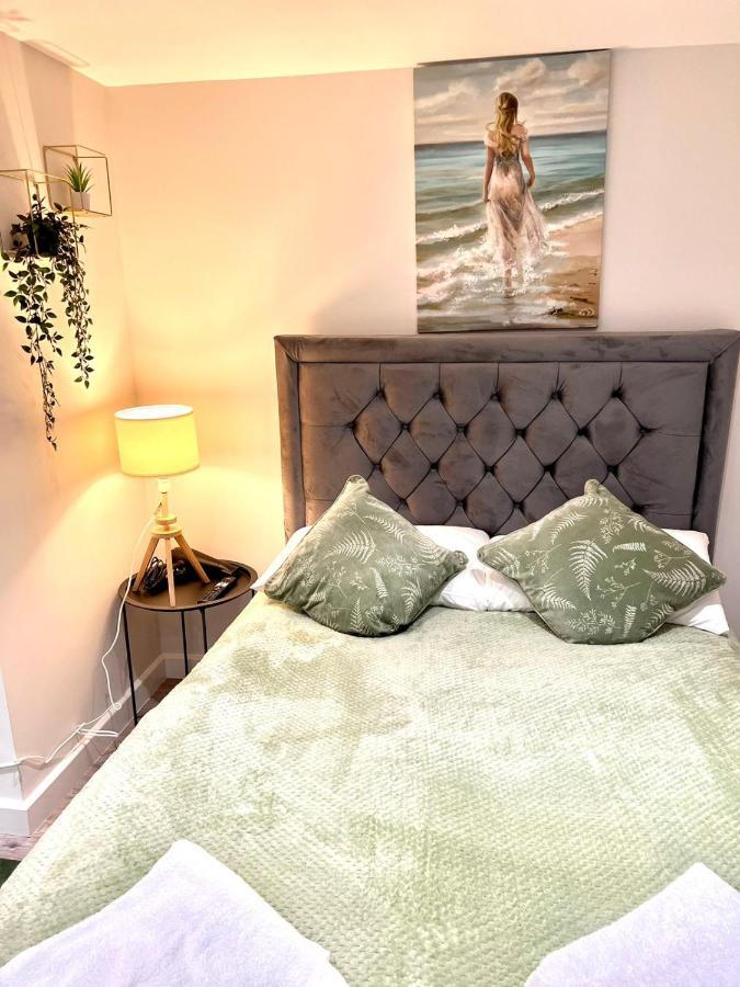 Golden Residences - Oakway Feltham 外观 照片