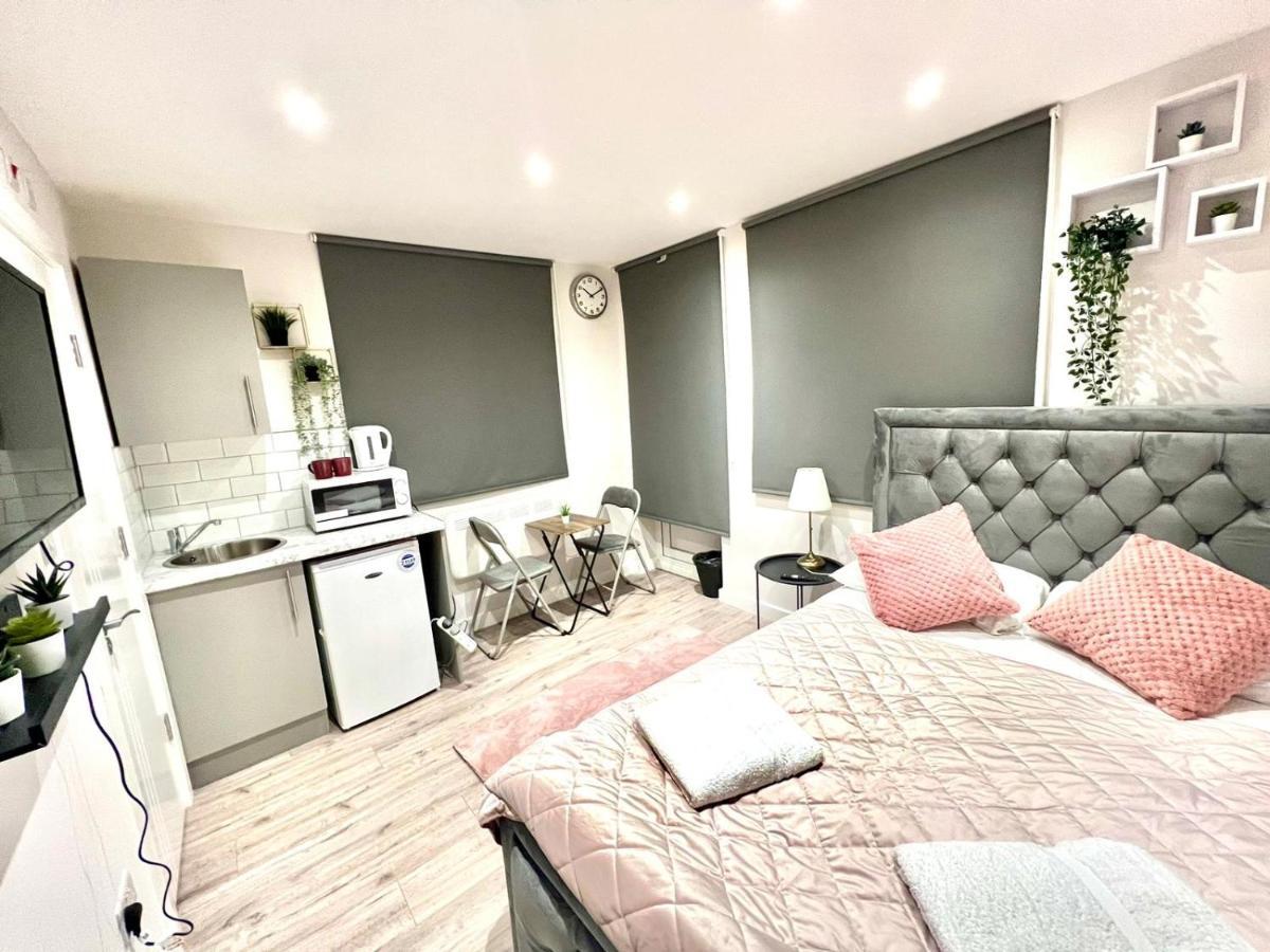 Golden Residences - Oakway Feltham 外观 照片