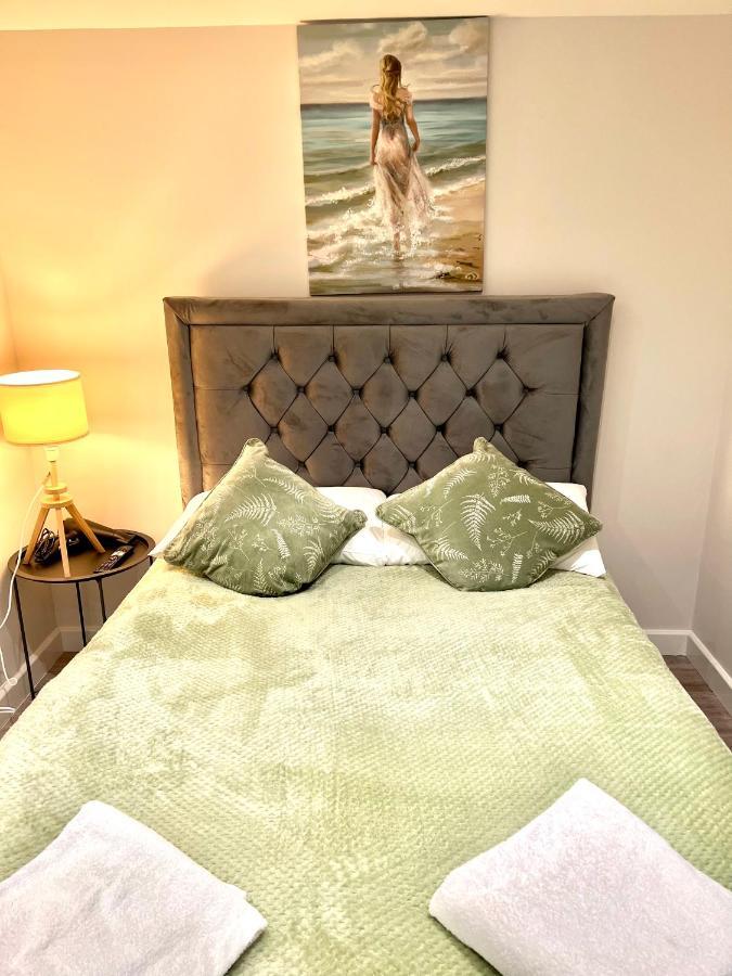 Golden Residences - Oakway Feltham 外观 照片